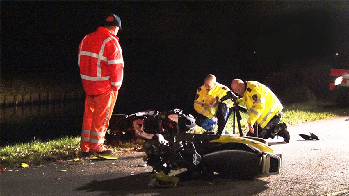 Scooters botsen bij De Groeve: twee gewonden