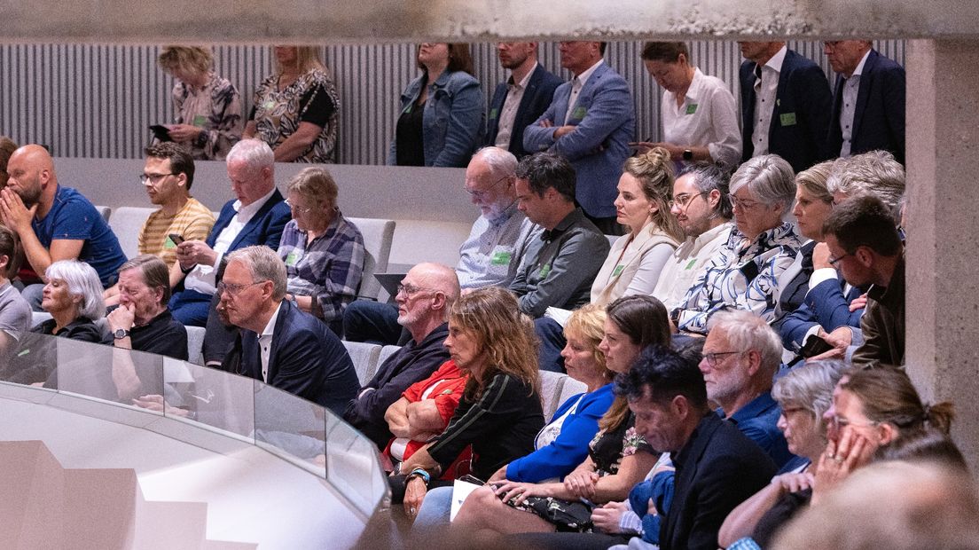 Groningers op de publieke tribune tijdens het Kamerdebat over het eindrapport van de parlementaire enquêtecommissie in juni dit jaar (archief)