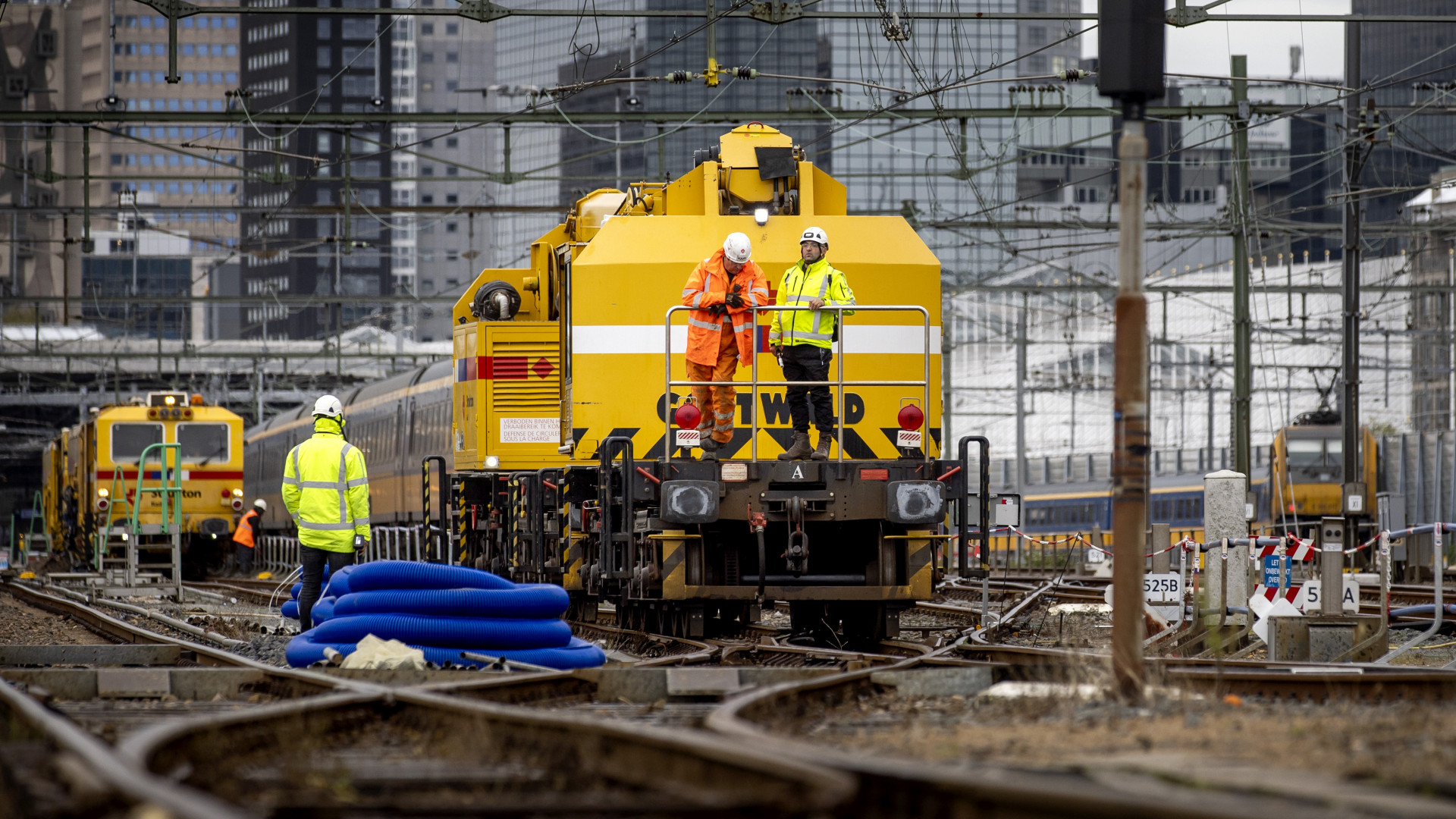 Treinverkeer Van En Naar Den Haag Centraal Ligt Dit Weekend - Ook ...