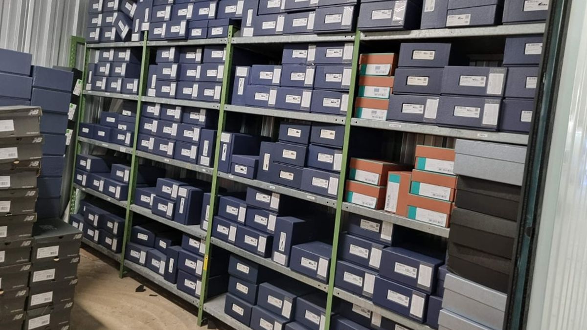 Honderden nepschoenen ontdekt in garagebox in Leidschenveen-Ypenburg