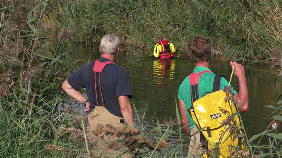 Grote zoektocht naar te water geraakte hond | Wielrenners gewond na aanrijding. Grote zoektocht naar te water geraakte hond | Wielrenners gewond na aanrijding.