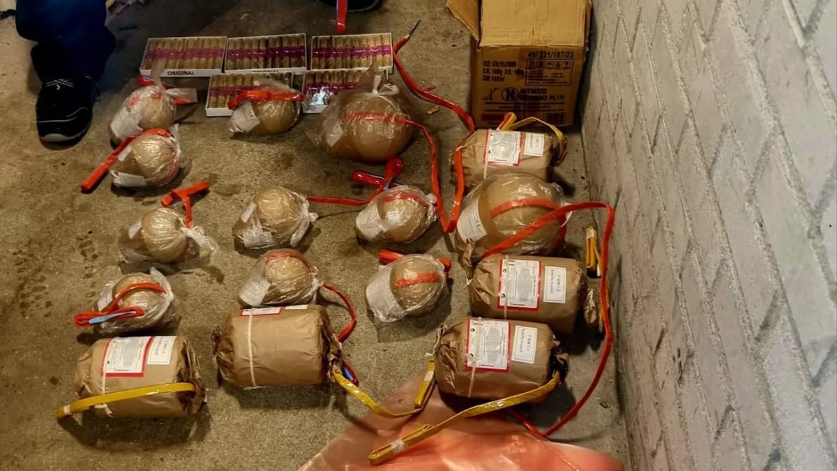 Huis bomvol vuurwerk in Nieuw-Bergen: tiener aangehouden
