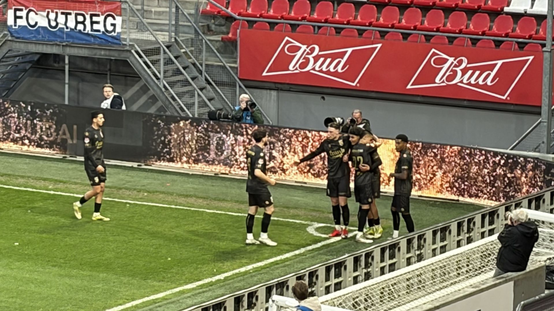 LIVE | Periodetitel lonkt voor Vitesse dat op koers ligt om ook van Utrecht te winnen
