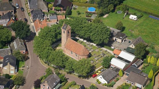 Kippenvel!" Jistrum bestormt Fryske top 100 na grote campagne met 'Griene Wei' - Omrop Fryslân