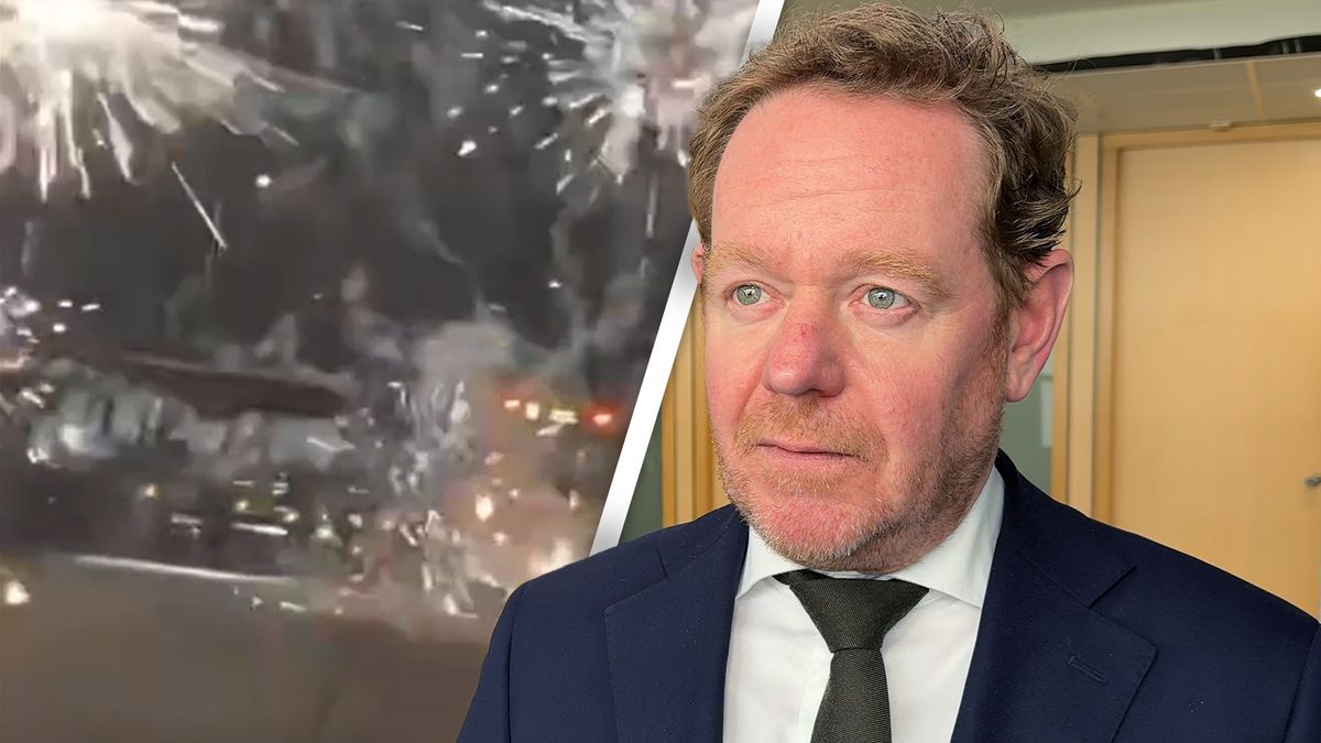 Minister Van Weel ziet vertrouwenskloof tussen politie en politiek