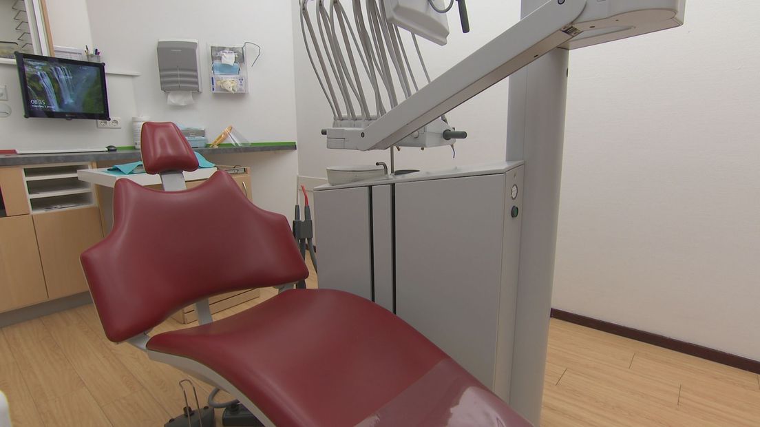 Inbrekers maakten eind november voor tienduizenden euro's buit bij tandartsen in Overijssel