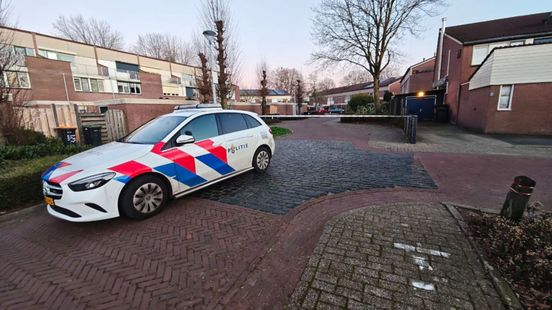 Mogelijk explosief in woning • brandweer redt zwanen