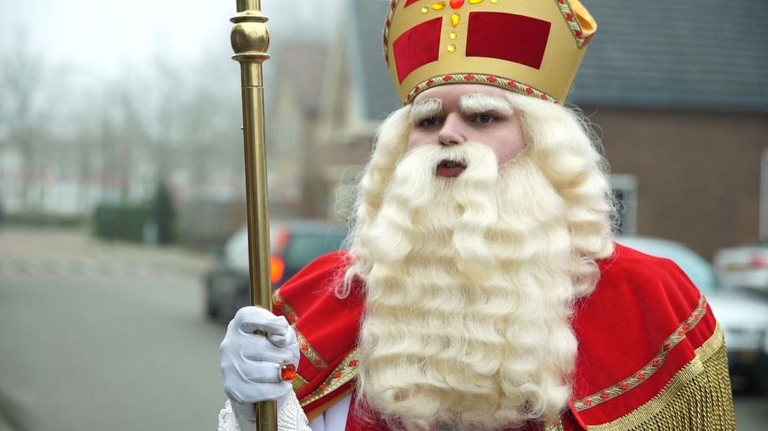 Sinterklaas brengt zichzelf maar moeilijk aan de man