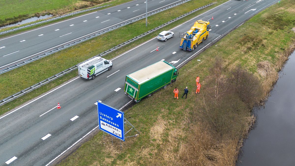 Afrit A7 bij Drachten weer open na bergen van vrachtwagen