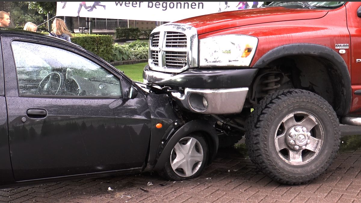 Lichtgewonde bij auto-ongeluk in Wijster