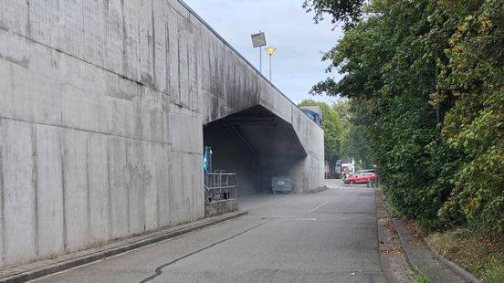 Albert Heijn ontruimd • verdachte vaten aangetroffen