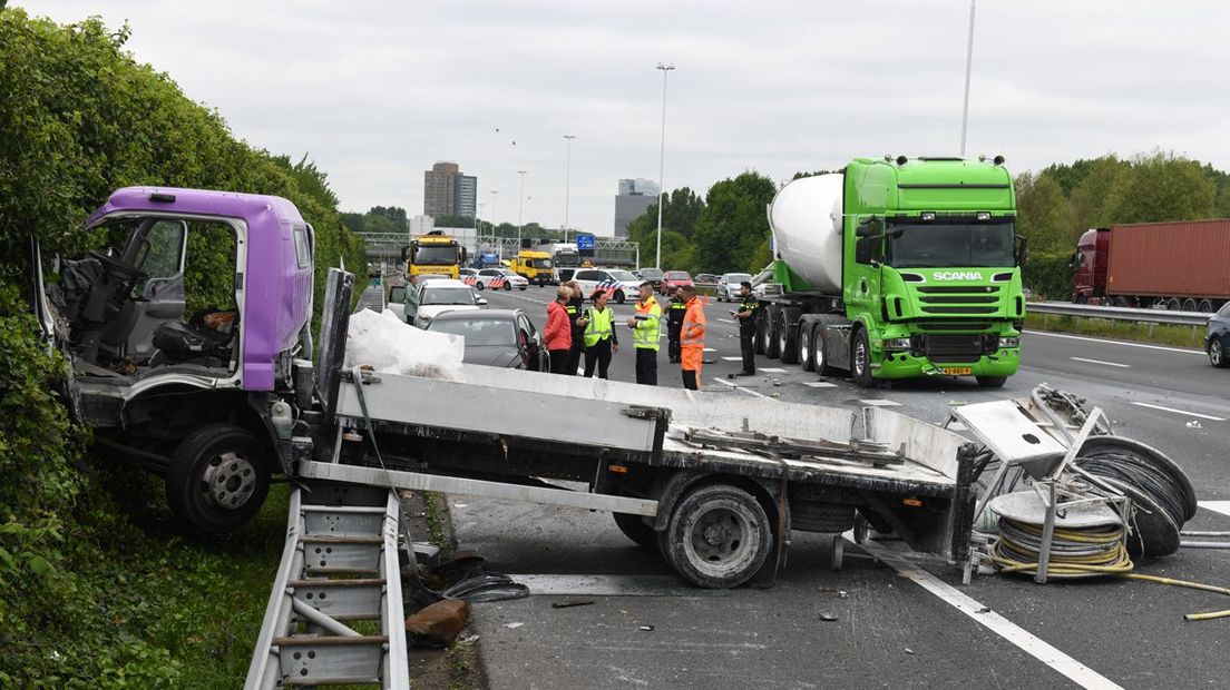 Het ongeluk gebeurde op de A4 in de richting van Rotterdam.