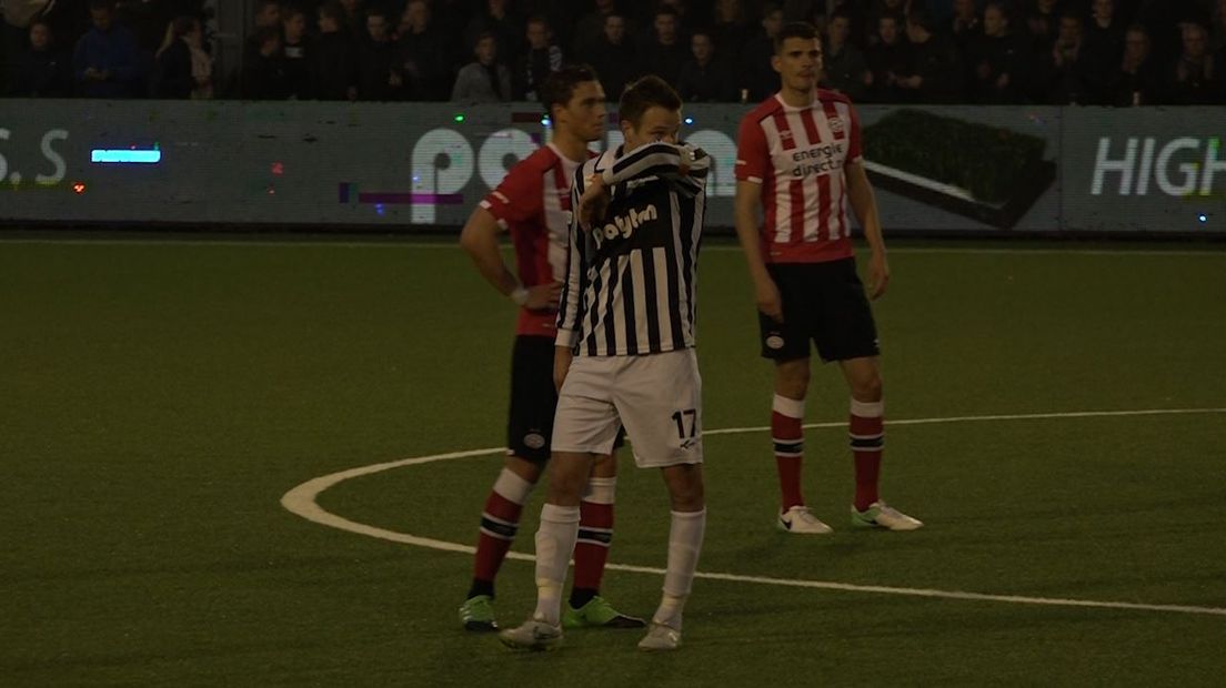 Het vonnis van drie punten in mindering is keihard aangekomen bij Achilles'29. En daar kwam ook nog eens een 5-1 nederlaag tegen Jong PSV overheen.