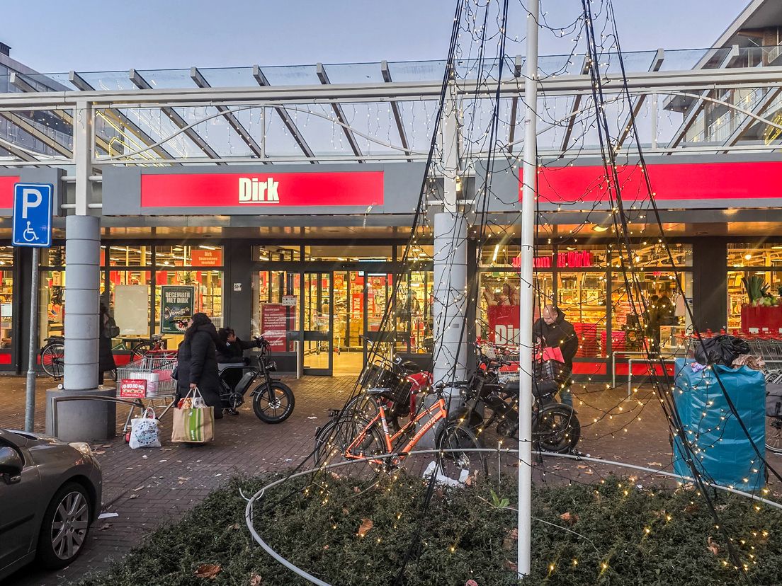 De Dirk supermarkt in het Crabbehof in Dordrecht.