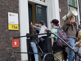 Pro-Palestijnse demonstranten bezetten universiteitspand aan Janskerkhof in Utrecht