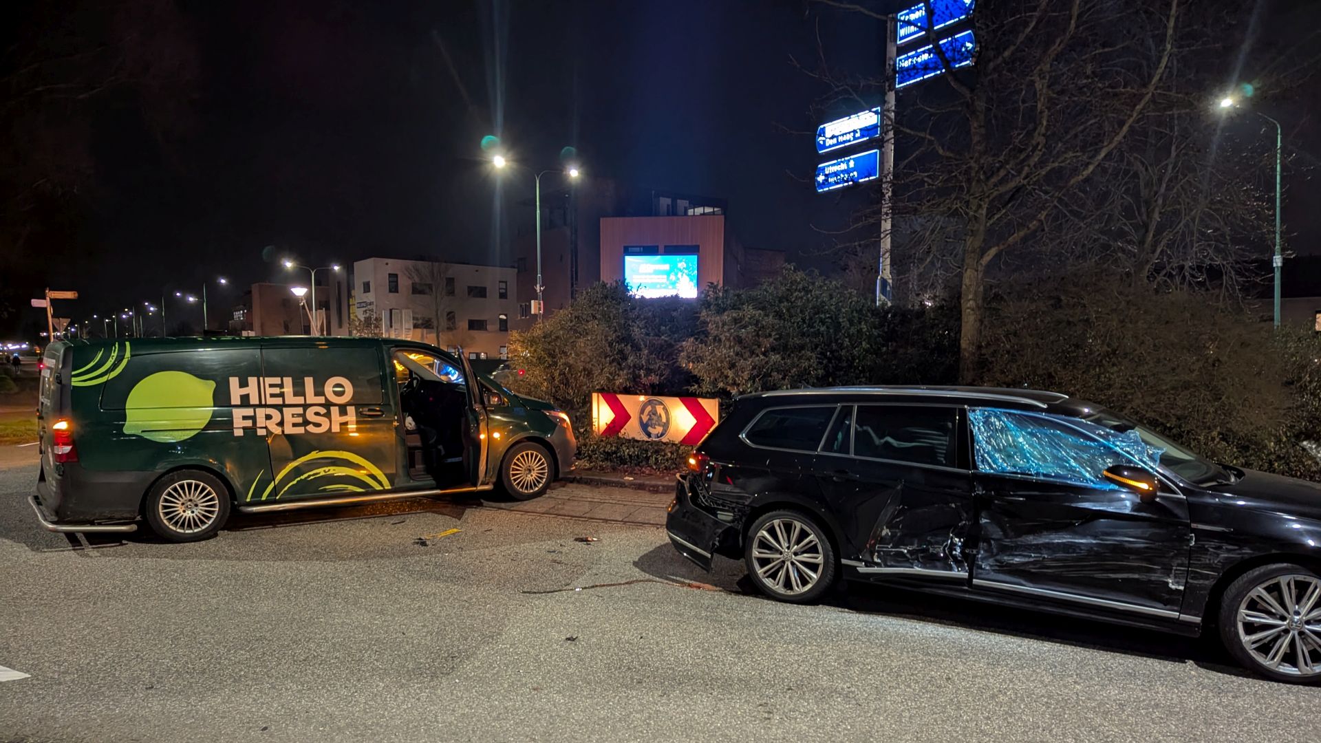 112 nieuws: Ongeluk op Woerdense rotonde | Steekincident na straatroof | Forse crash op N224.