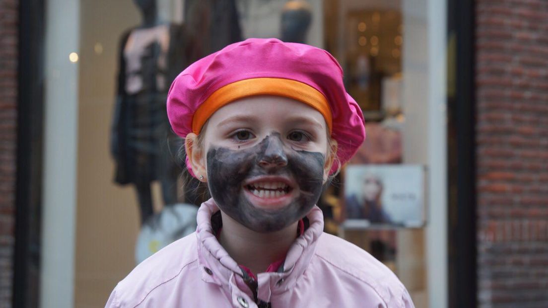 Kindje verkleed als Zwarte Piet (Rechten: Kim Stellingwerf / RTV Drenthe)