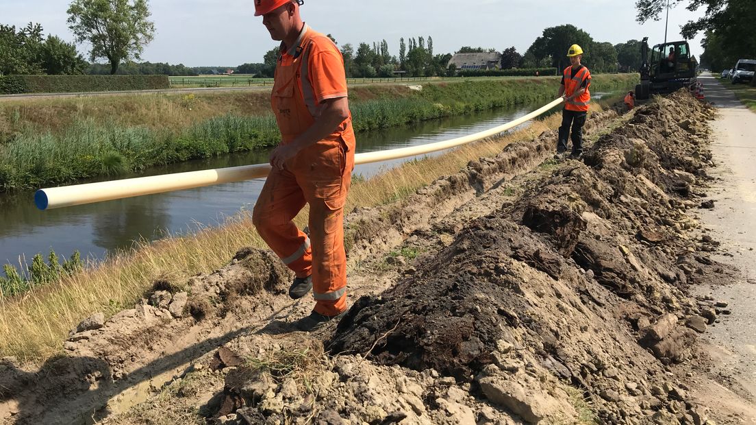 Vervanging van waterleiding bij Geesbrug (Rechten: Serge Vinkenvleugel /RTV Drenthe)