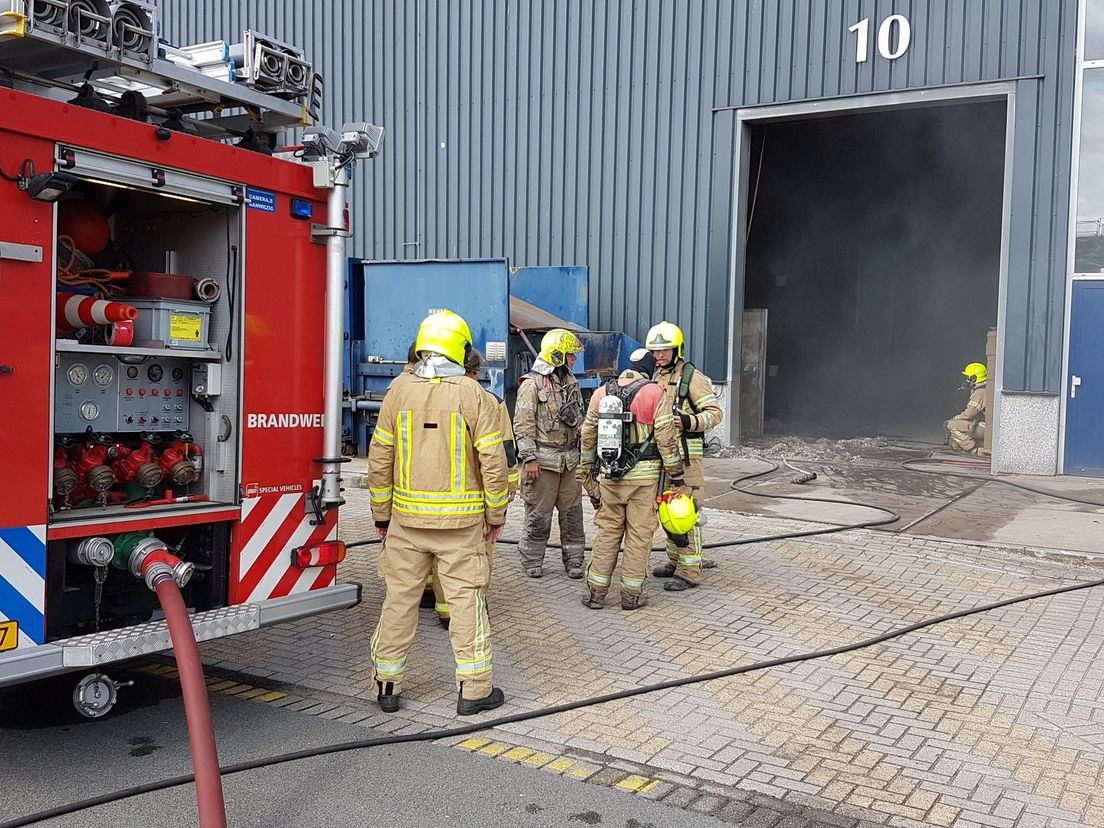 Brand bij verpakkingsbedrijf in Hoek van Holland (Bron: WOS - Dennis van Schie)