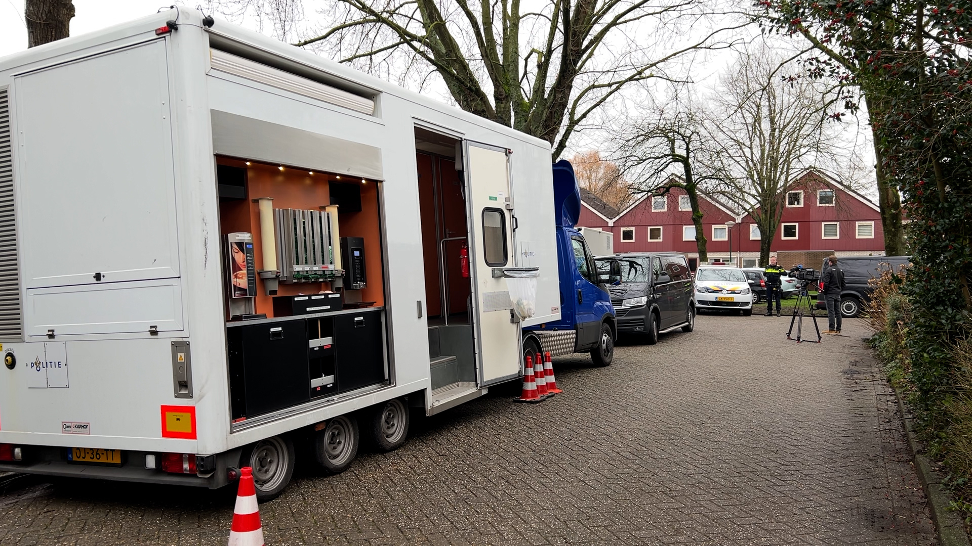 Zwaargewonde Man (55) Verdacht In Zaak Rond Dood 34-jarige Vrouw Loenen ...