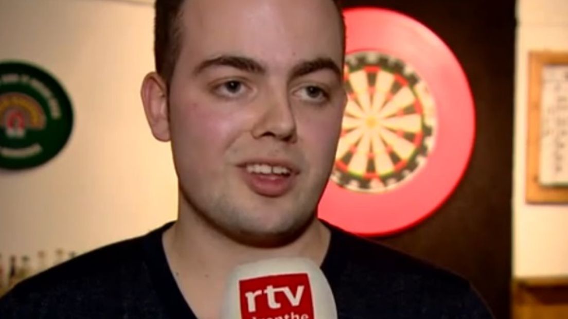 Jan Dekker won onder andere van Raymond van Barneveld