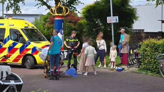 Gewonde bij fietsersbotsing • auto rijdt winkel binnen