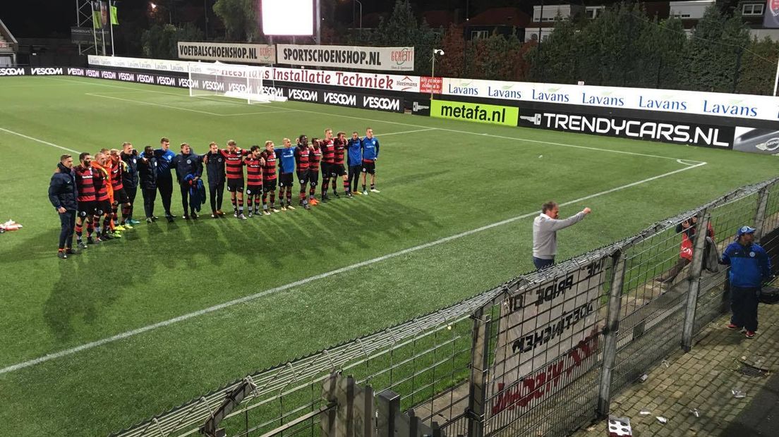 De Graafschap heeft vrijdagavond goede zaken gedaan in Helmond. Bij Helmond Sport werd met 0-2 gewonnen, terwijl de Superboeren niet eens overtuigend speelden. Maar goals van Van Mieghem en Diemers zorgden er wel voor dat de Doetinchemmers nu vierde staan op de ranglijst.