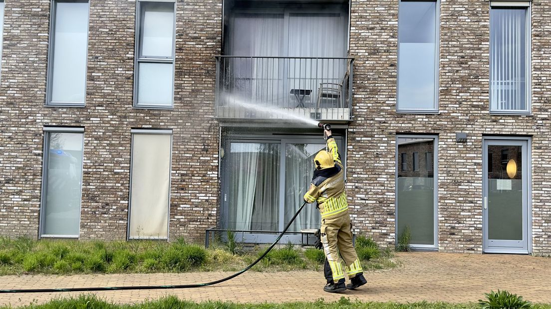 De Brand in het appartementencomplex in Oldenzaal was snel onder controle.