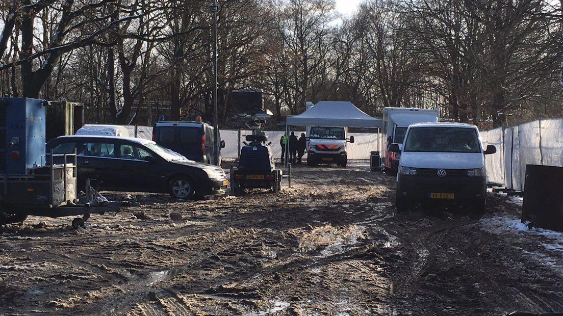 Afgelopen vrijdag werd een inval gedaan bij het clubhuis in Emmen (Rechten: RTV Drenthe)
