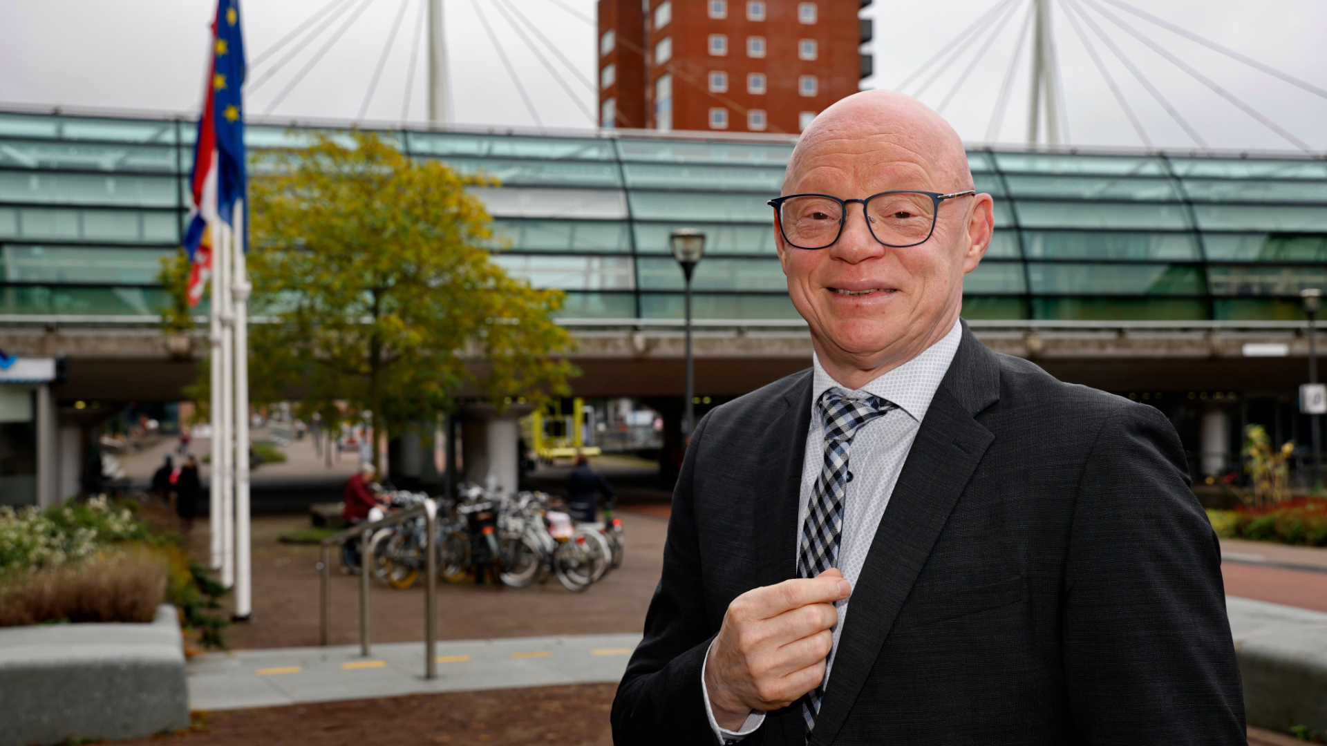 Burgemeester Houten treedt af na grensoverschrijdend gedrag: 'Ik heb ambtenaren gekwetst'