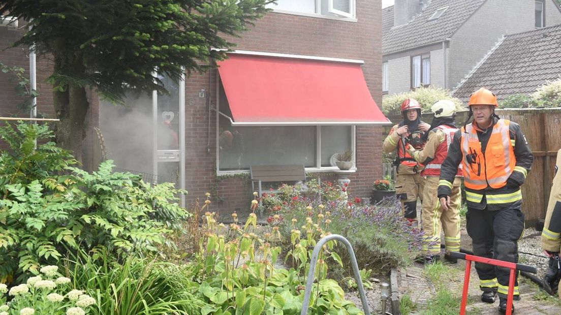 De brand zorgde voor de nodige rook in Leek