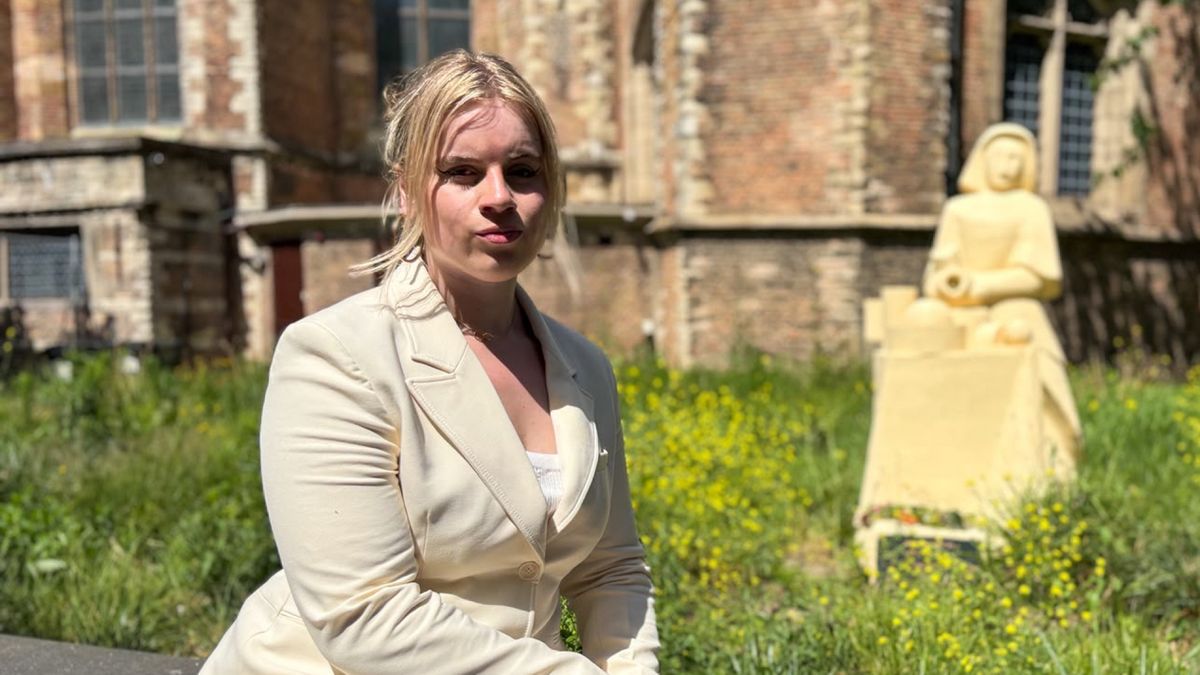 Bijna alle standbeelden zijn van mannen, daar willen Dolle Mina's iets aan doen