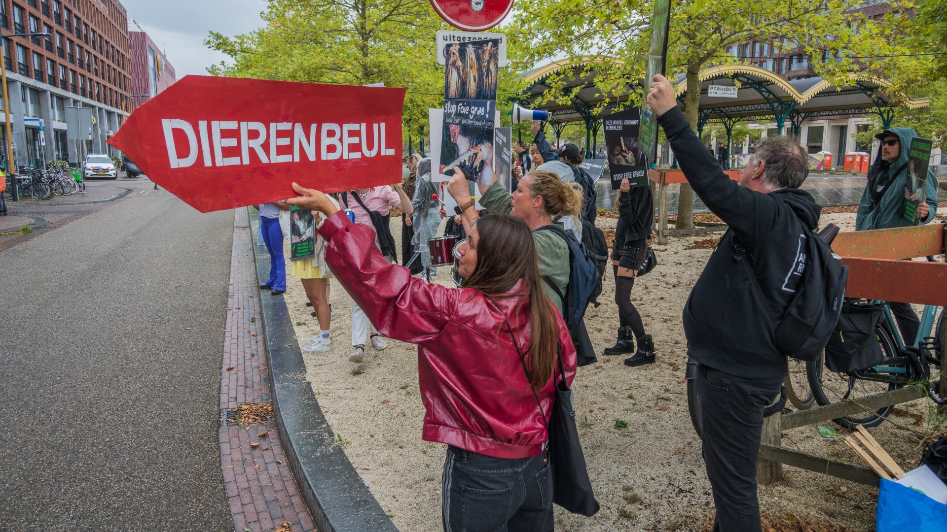 Voor vijftiende keer protest bij restaurant om foie gras van de kaart te krijgen