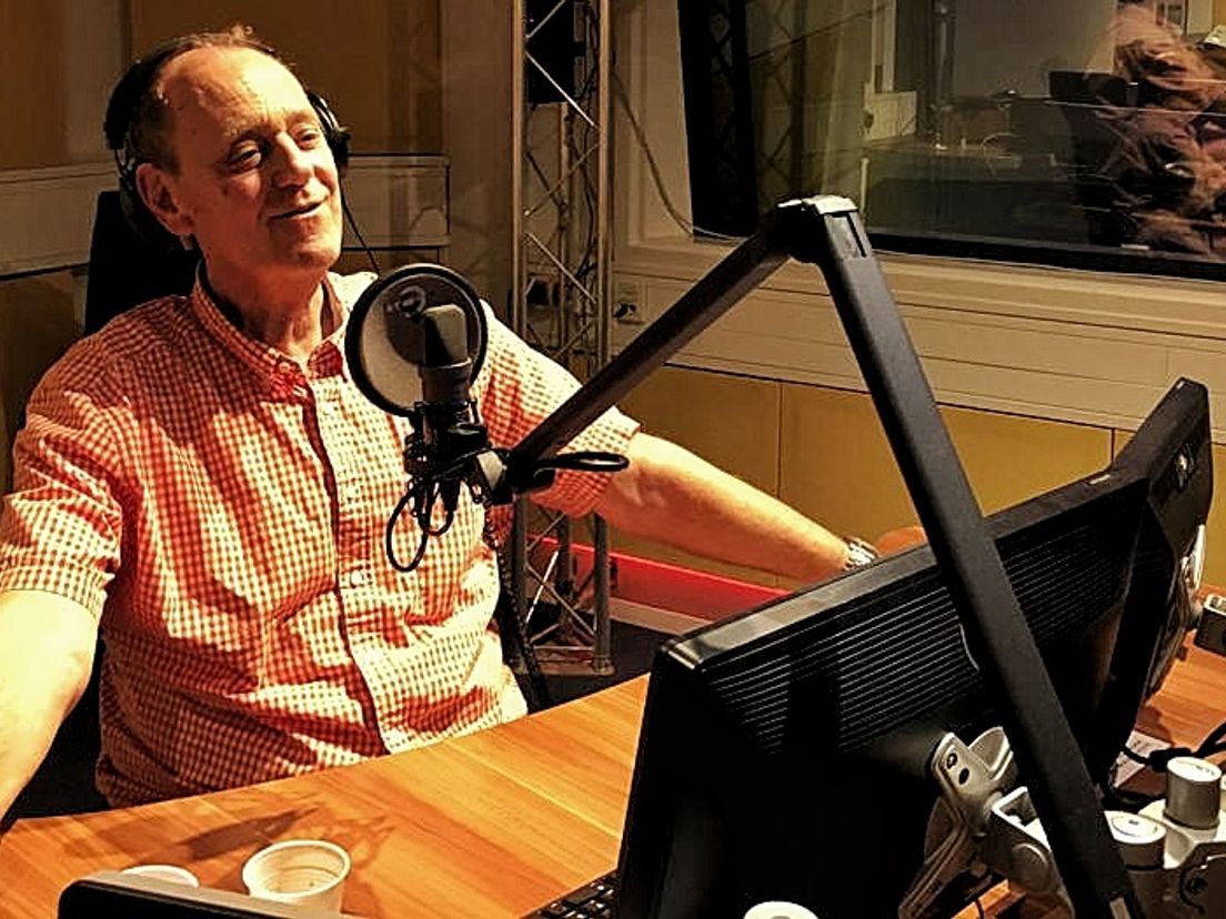 Hans van Vliet weer even terug achter de microfoon van Radio Rijnmond