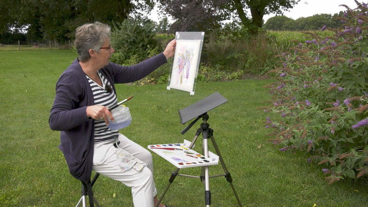 Op zoek naar kleur in een natuurtuin in Zwiggelte