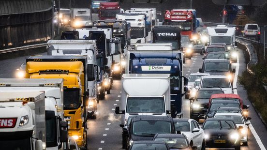 Veel files door ongelukken. Veel files door ongelukken.