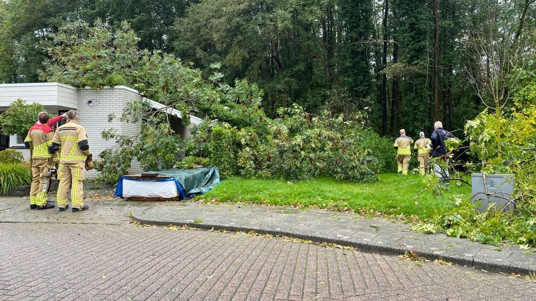 Stormschade bij een woning in Hengelo