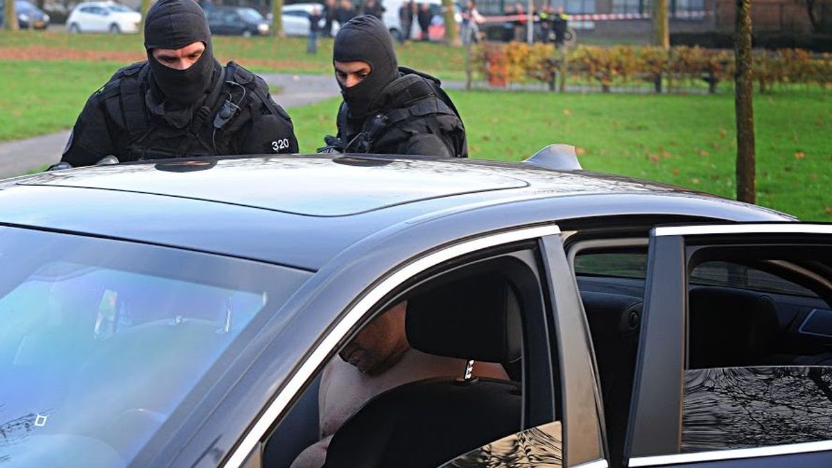 'Poging tot moord' voor naakte Uzi-schutter Hoensbroek - 1Limburg