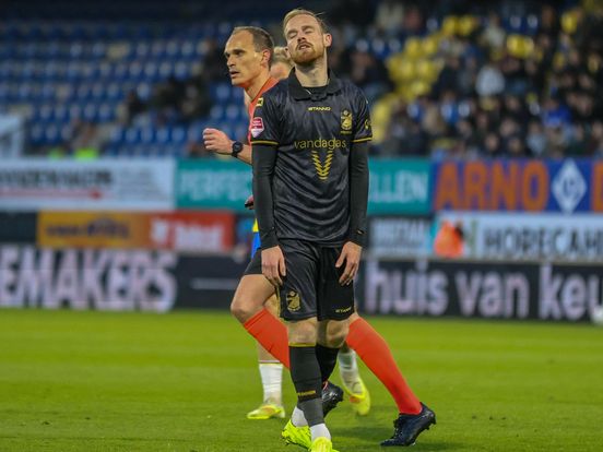 FC Emmen met invaller Philip Søndergaard in de achtervolging bij RKC