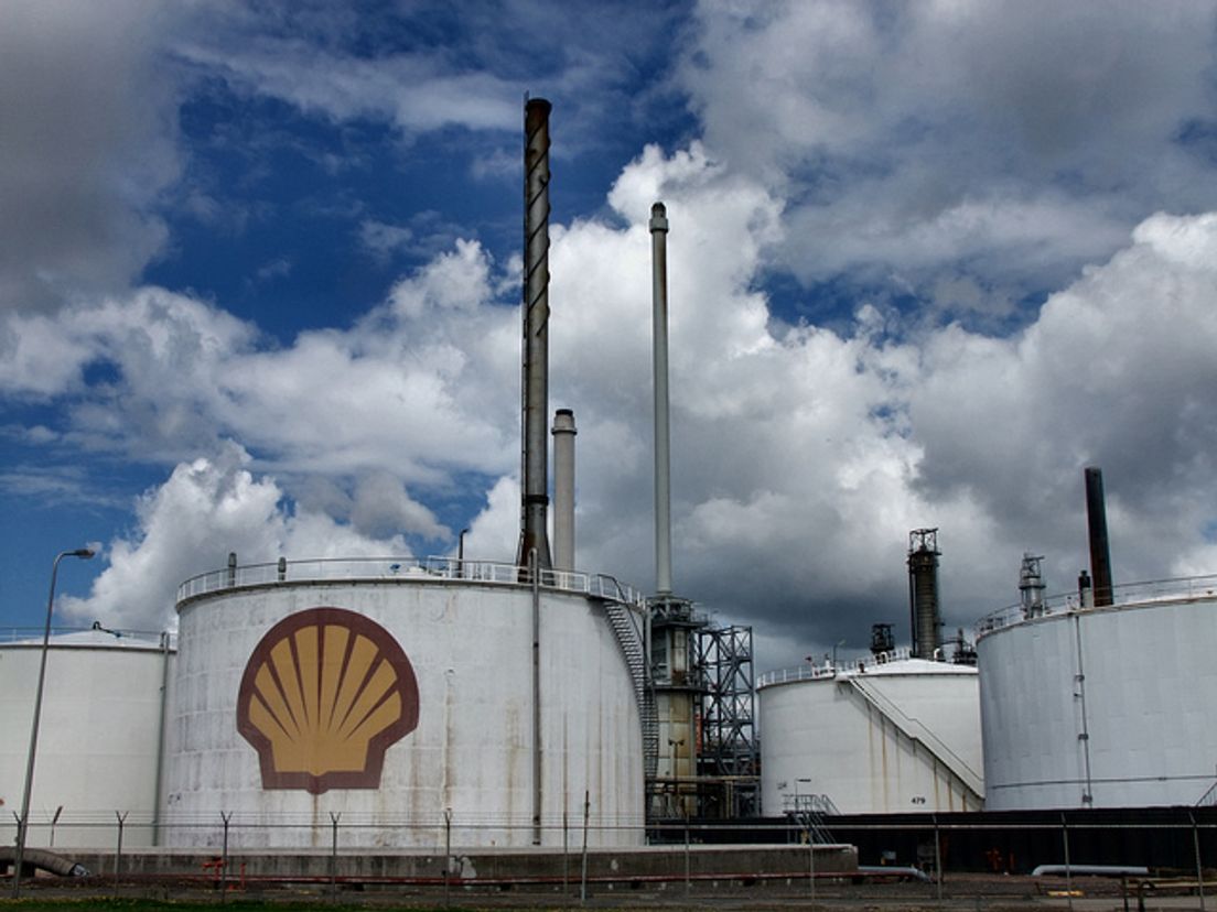 Shell_Pernis_Flickr_cc_Gerard_Stolk