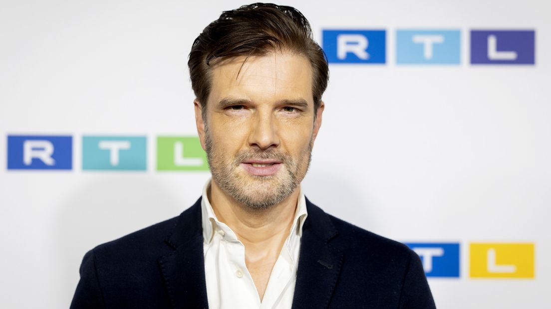 Bas Muijs tijdens het persmoment voor het 35-jarig jubileum van de televisieserie GTST