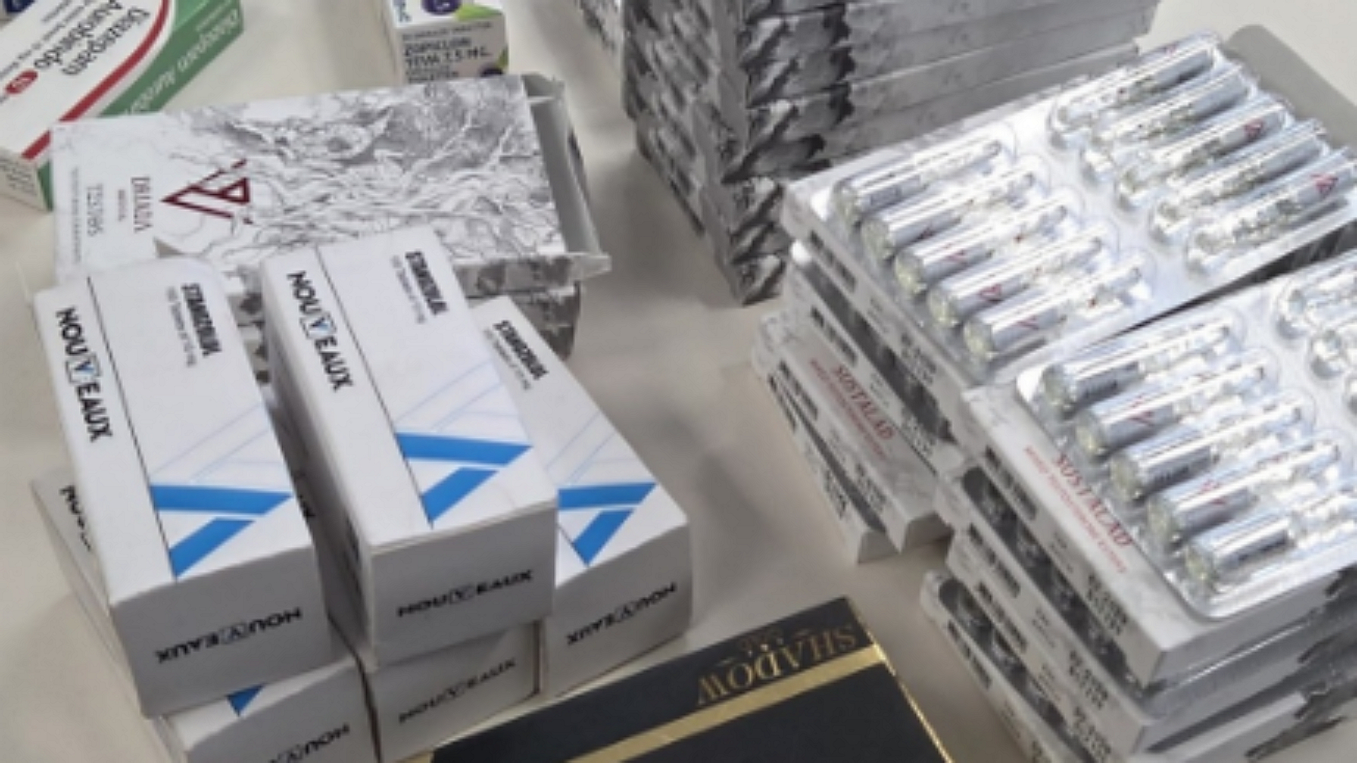 Anabolen en afslankmedicijnen: politie vindt voor 17.500 euro aan illegale medicatie