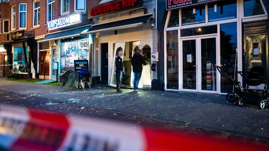 Explosie bij waterpijpcafé: glas op straat en deuren ontzet
