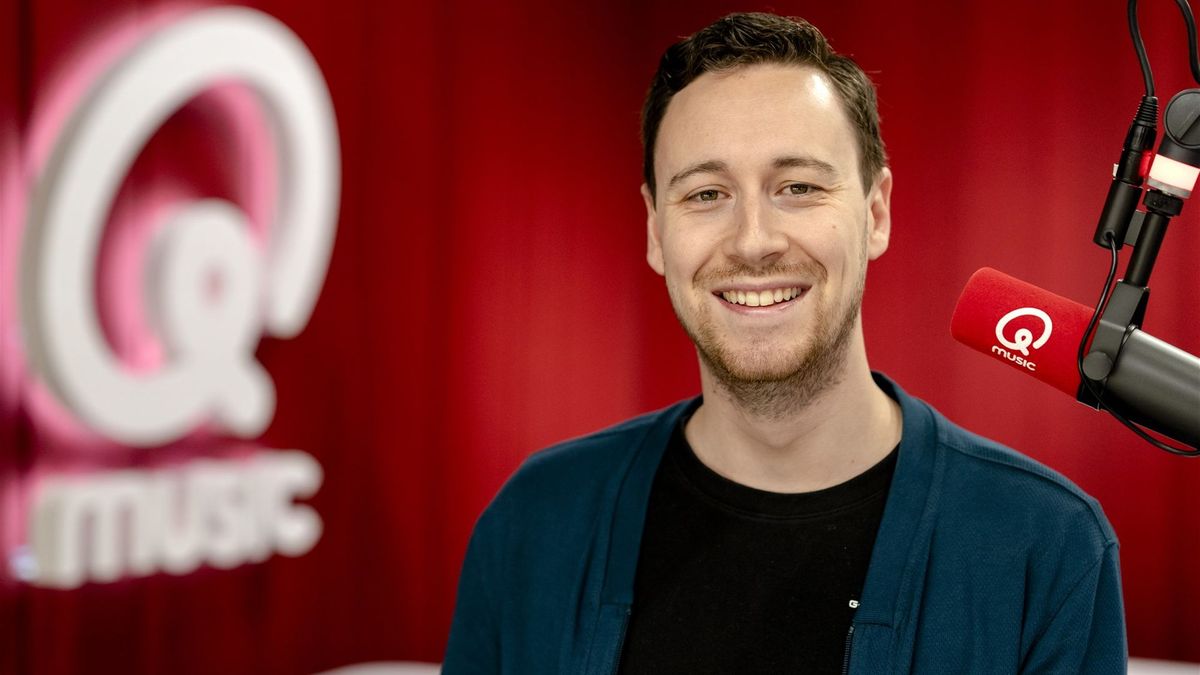 Dan weer te Vlaams, dan weer te Nederlands, toch groeide Kai Merckx uit tot een van dé stemmen van d