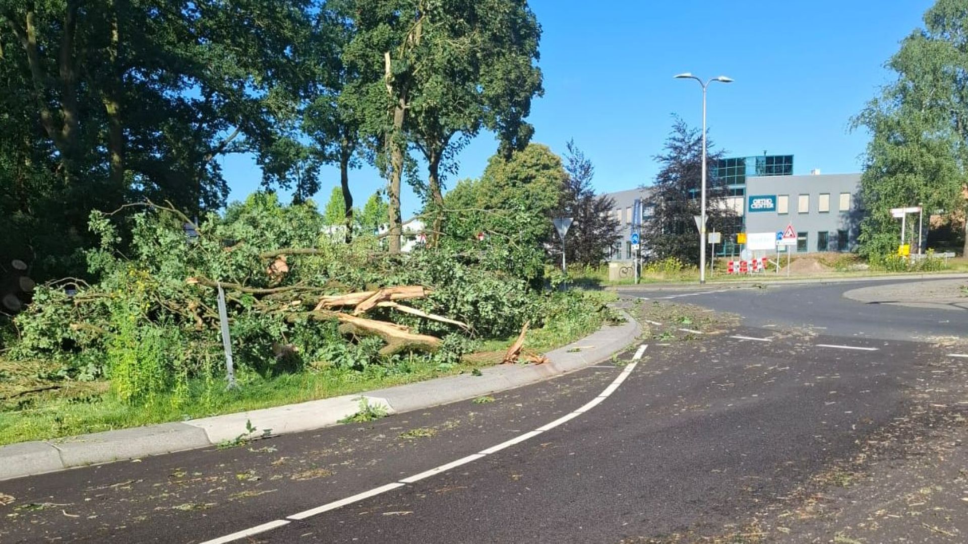 De hevige storm in Winterswijk heeft begin juli voor veel schade gezorgd.
