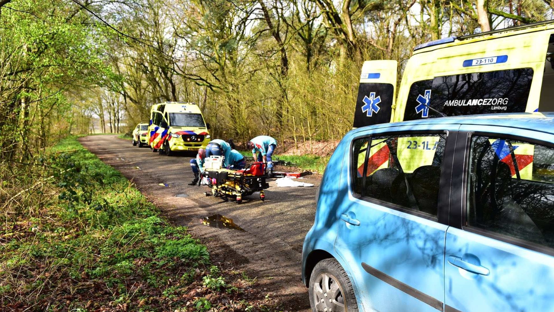 Twee wielrenners gewond na ongeluk met auto in Leveroy.