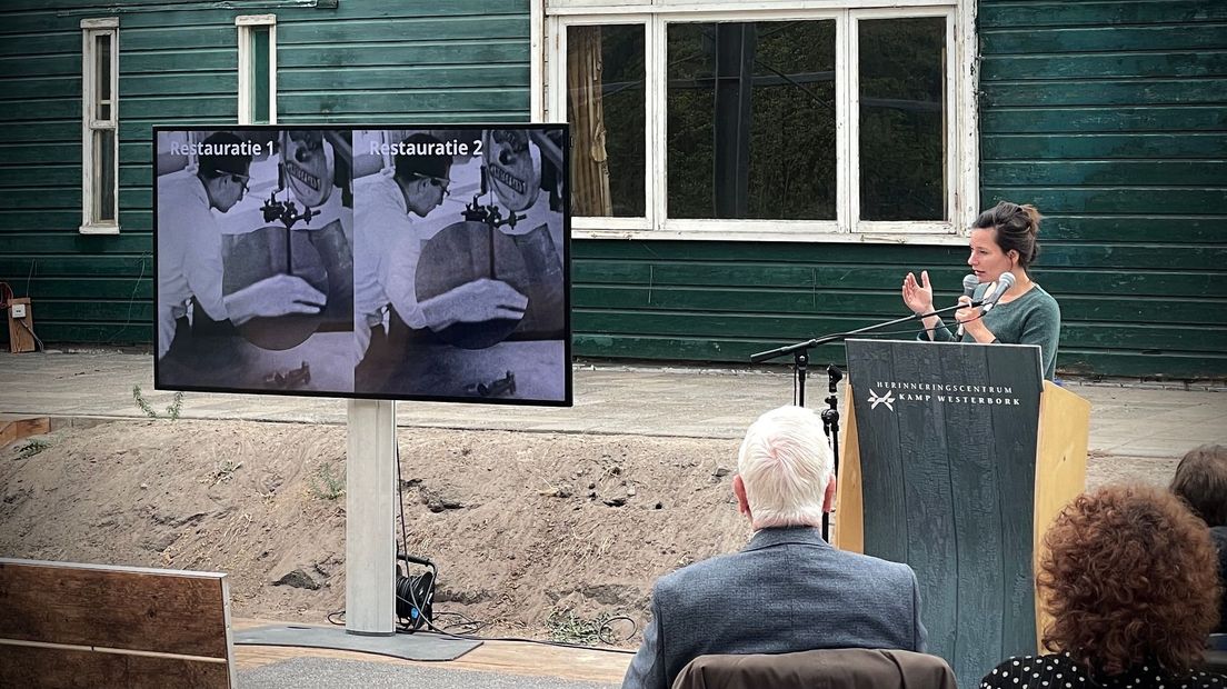 Conservator Valentine Kuijpers van Centrum Beeld en Geluid