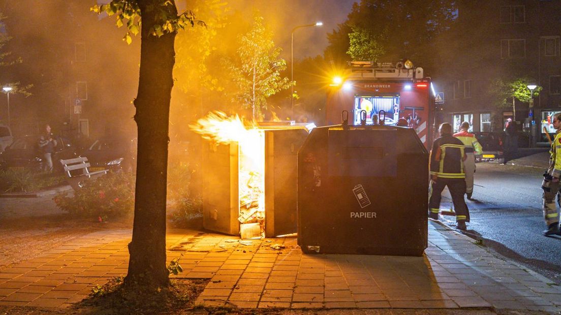 De brandende container in Stad