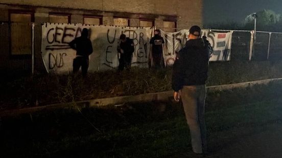 Grimmige sfeer bij demonstratie tegen azc Beuningen