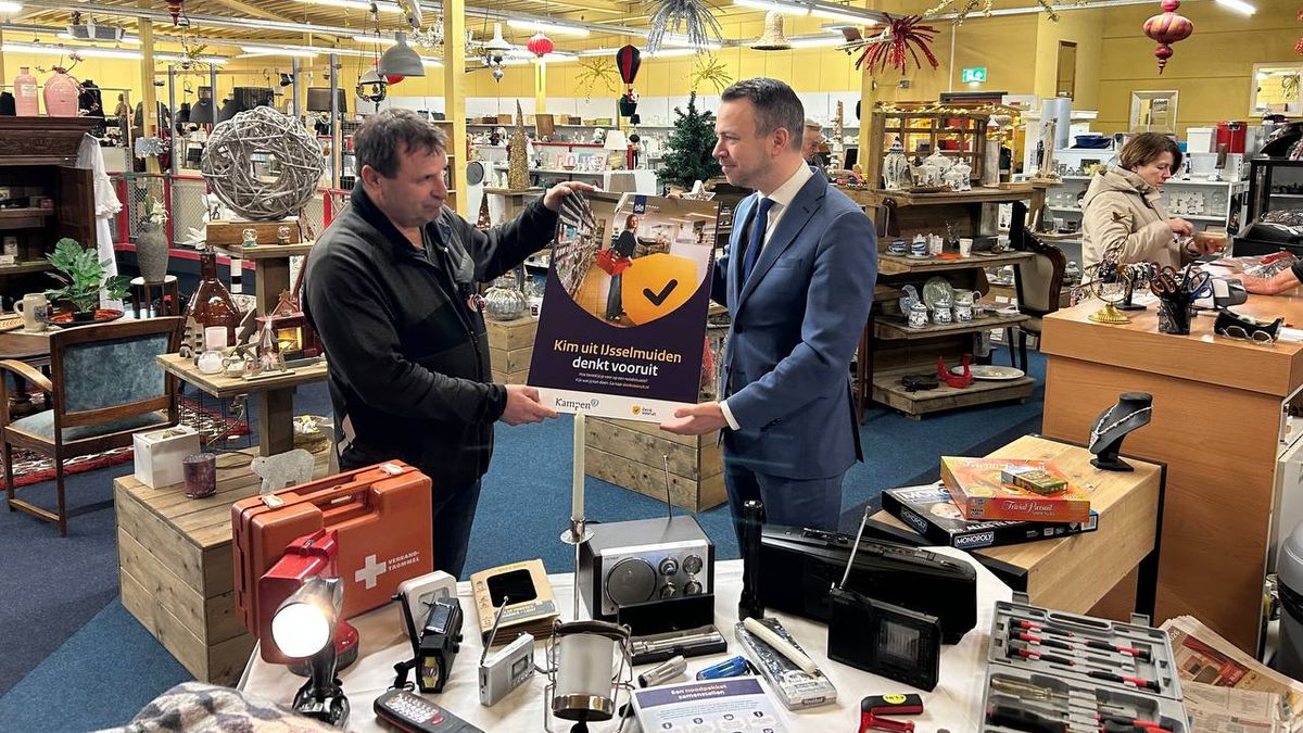 Noodpakket hoeft niet duur te zijn: burgemeester Kampen wijst naar kringloop